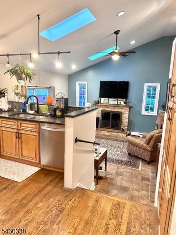 4 Laurel Pl, Chester Twp., NJ 07930