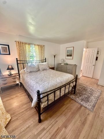 4 Laurel Pl, Chester Twp., NJ 07930