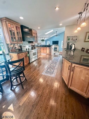 4 Laurel Pl, Chester Twp., NJ 07930