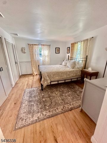 4 Laurel Pl, Chester Twp., NJ 07930