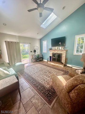 4 Laurel Pl, Chester Twp., NJ 07930