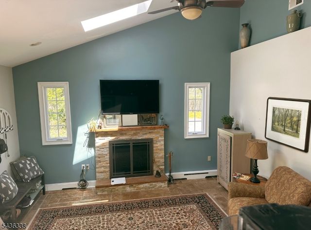 4 Laurel Pl, Chester Twp., NJ 07930