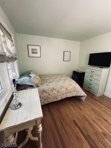 4 Laurel Pl, Chester Twp., NJ 07930