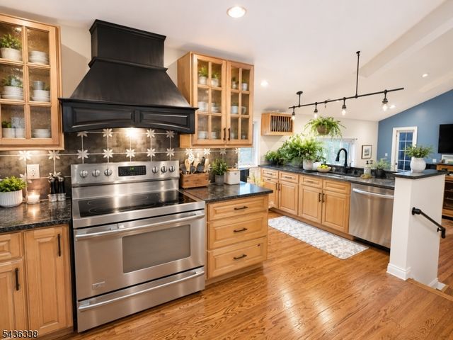 4 Laurel Pl, Chester Twp., NJ 07930