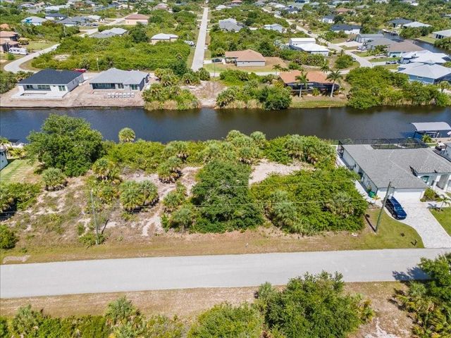 10120 WINNIPEG STREET, Port Charlotte, FL 33981