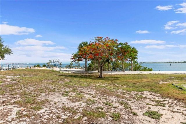 10120 WINNIPEG STREET, Port Charlotte, FL 33981
