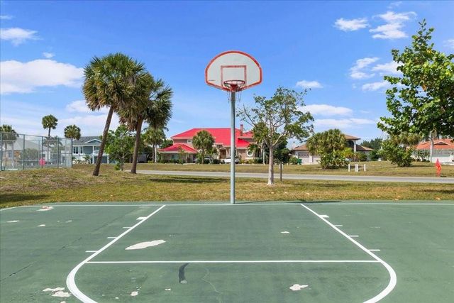 10120 WINNIPEG STREET, Port Charlotte, FL 33981