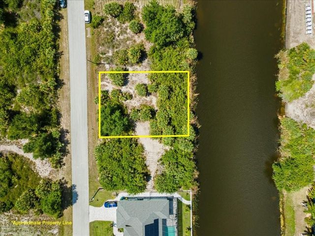10120 WINNIPEG STREET, Port Charlotte, FL 33981