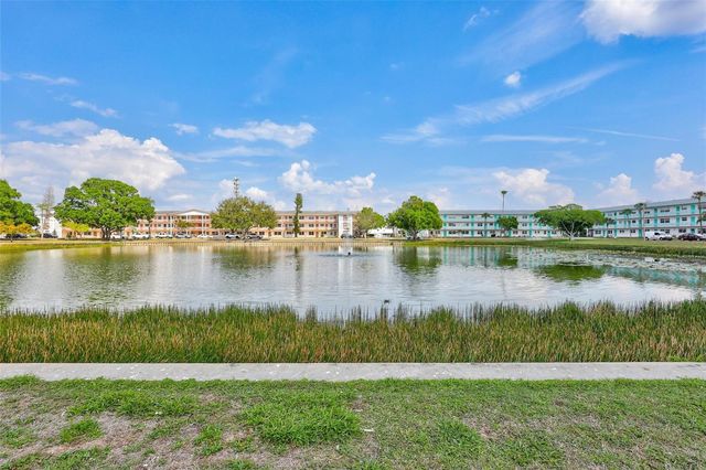 5940 21ST STREET N 11, St Petersburg, FL 33714