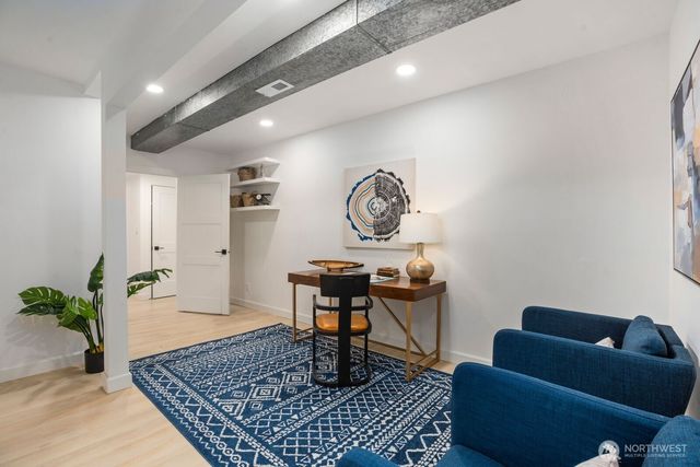 1520 Sycamore Drive SE, Issaquah, WA 98027