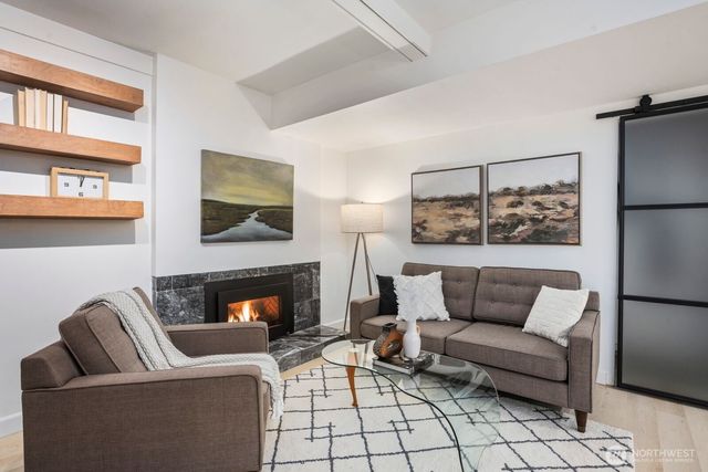 1520 Sycamore Drive SE, Issaquah, WA 98027