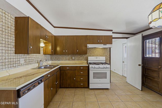 10161 BERMUDA Avenue, El Paso, TX 79925