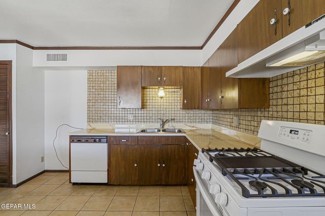 10161 BERMUDA Avenue, El Paso, TX 79925