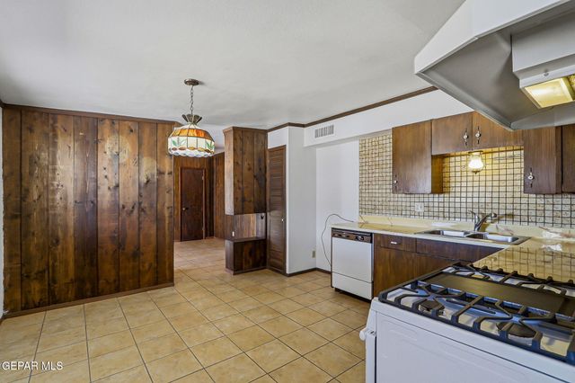 10161 BERMUDA Avenue, El Paso, TX 79925