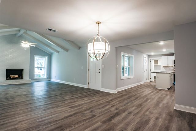 4271 McLamb Ave., Little River, SC 29566