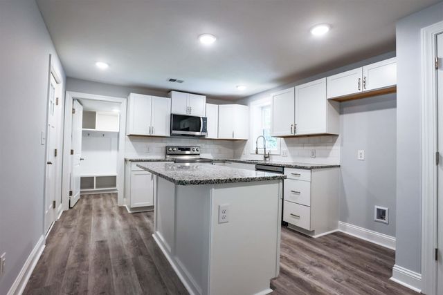 4271 McLamb Ave., Little River, SC 29566