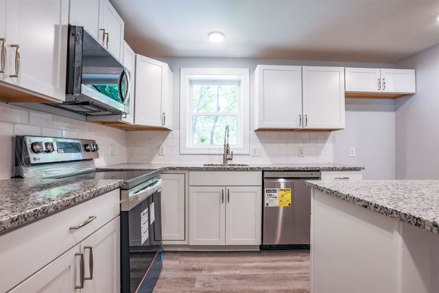 4271 McLamb Ave., Little River, SC 29566