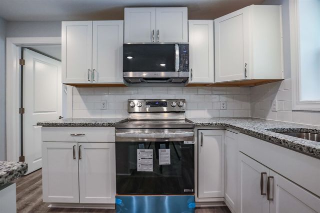 4271 McLamb Ave., Little River, SC 29566