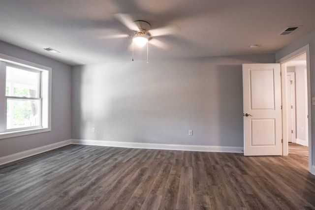 4271 McLamb Ave., Little River, SC 29566