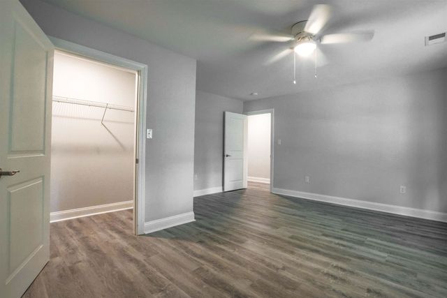 4271 McLamb Ave., Little River, SC 29566