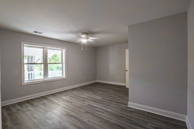 4271 McLamb Ave., Little River, SC 29566