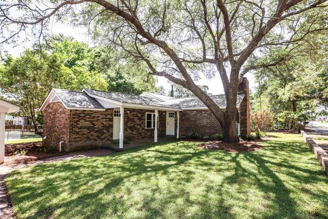 4271 McLamb Ave., Little River, SC 29566