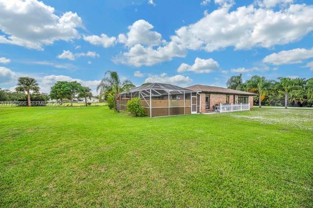 1803 E Easy St, Fort Pierce, FL 34982