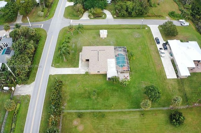 1803 E Easy St, Fort Pierce, FL 34982
