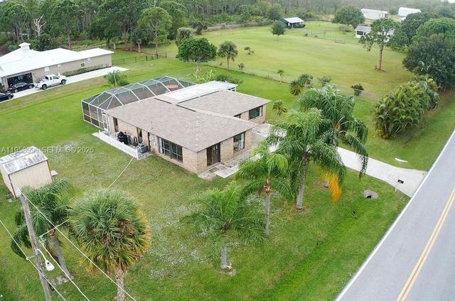 1803 E Easy St, Fort Pierce, FL 34982