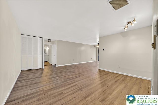 1575 Creekside Road A2, Whitehall Twp, PA 18052