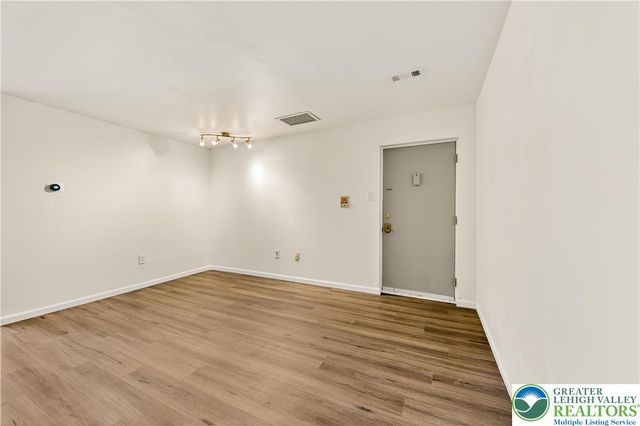 1575 Creekside Road A2, Whitehall Twp, PA 18052