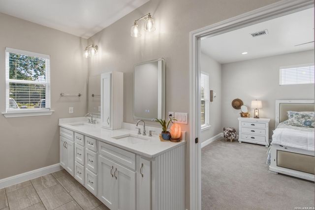 124 Creekwood, Bandera, TX 78003