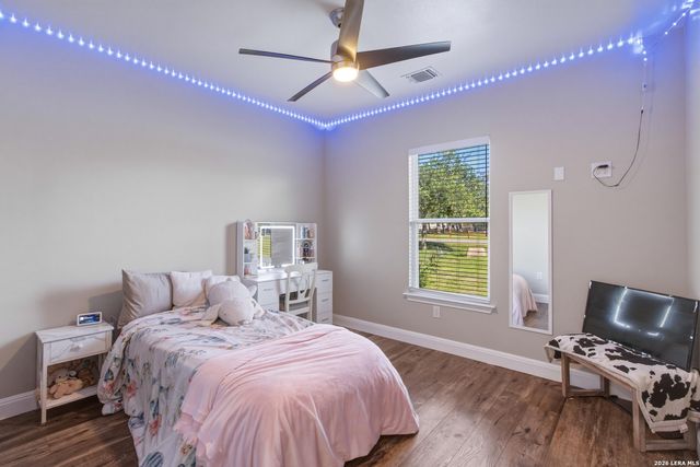 124 Creekwood, Bandera, TX 78003