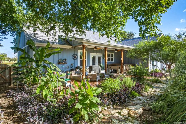 124 Creekwood, Bandera, TX 78003