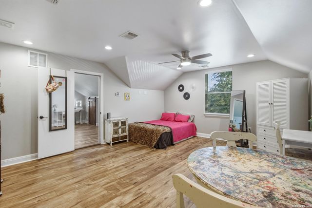 124 Creekwood, Bandera, TX 78003