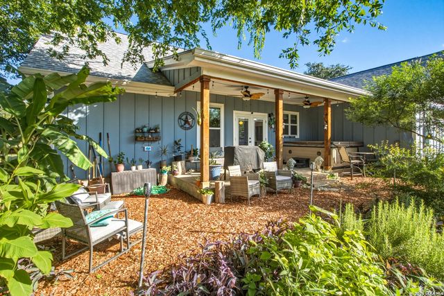 124 Creekwood, Bandera, TX 78003