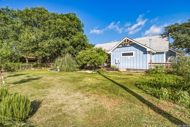 124 Creekwood, Bandera, TX 78003