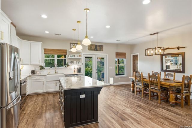 124 Creekwood, Bandera, TX 78003