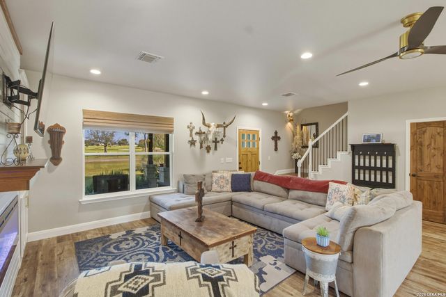 124 Creekwood, Bandera, TX 78003