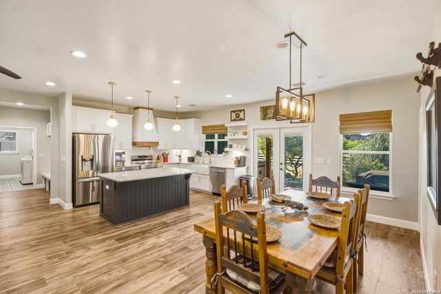 124 Creekwood, Bandera, TX 78003