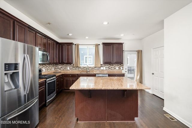 21 Green Street, North Brunswick, NJ 08902