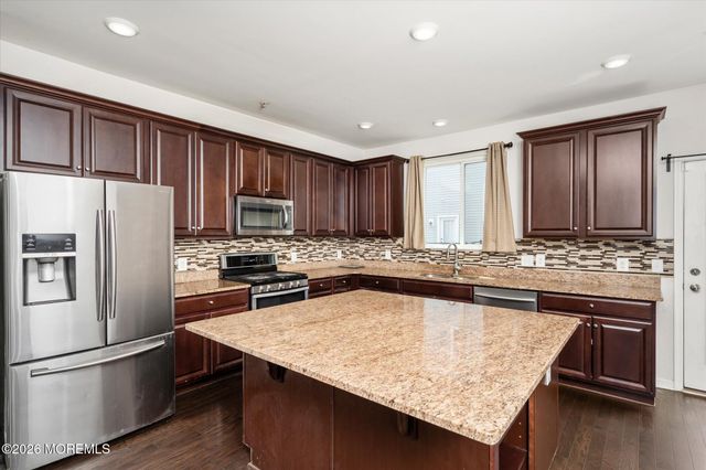 21 Green Street, North Brunswick, NJ 08902