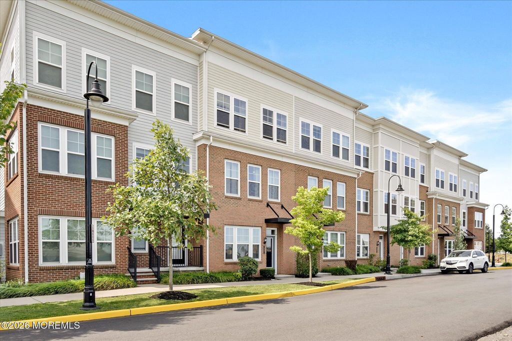 21 Green Street, North Brunswick, NJ 08902
