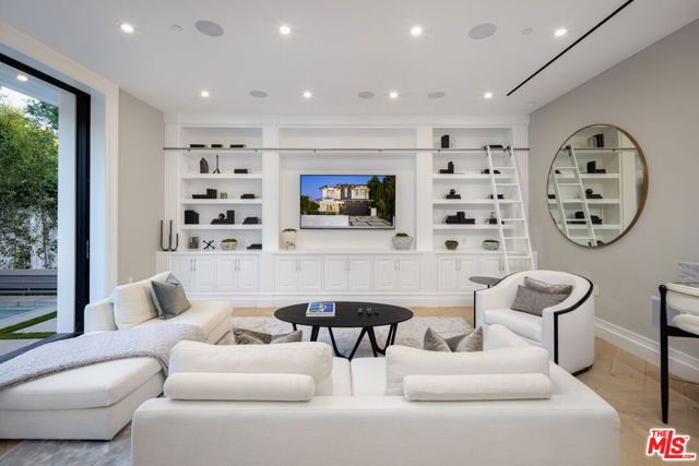 806 N Gardner Street, Los Angeles, CA 90046