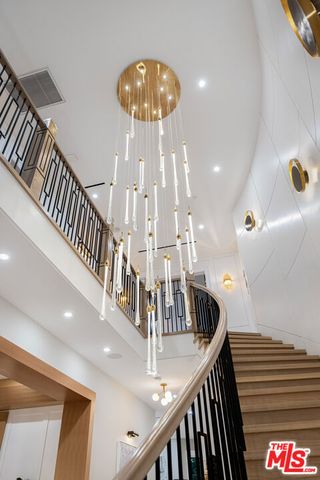 806 N Gardner Street, Los Angeles, CA 90046