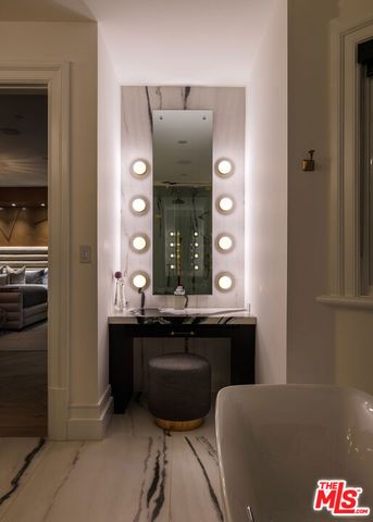 806 N Gardner Street, Los Angeles, CA 90046