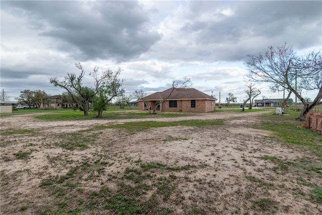 204 County Road 1331 Cr, Alice, TX 78332