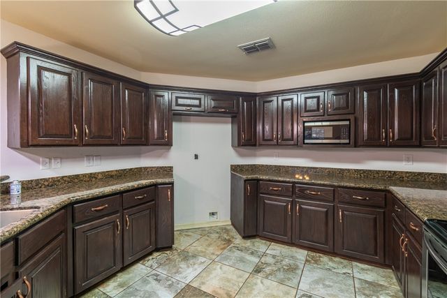 204 County Road 1331 Cr, Alice, TX 78332