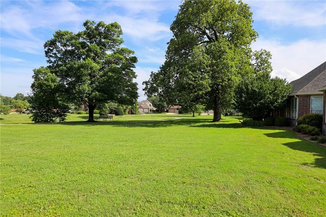 5744 Staro Lane, Springdale, AR 72762