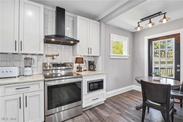 3281 Kildare Road, Cleveland Heights, OH 44118